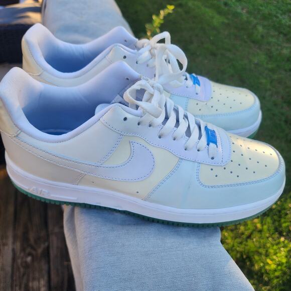 Nike Air Force 1 Low UV Reactive Color Change Shoes White Blue Glow Sole Size 11 - Picture 7 of 8